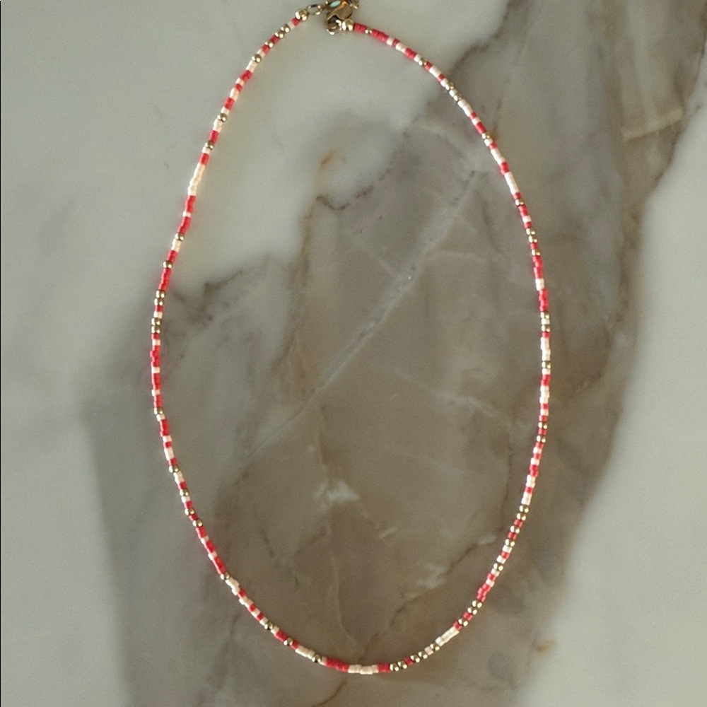 Coral and white beaded enewton necklace - Picture 2 of 3